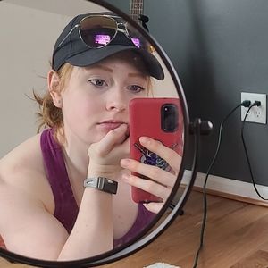 Meet your Posher, Julia